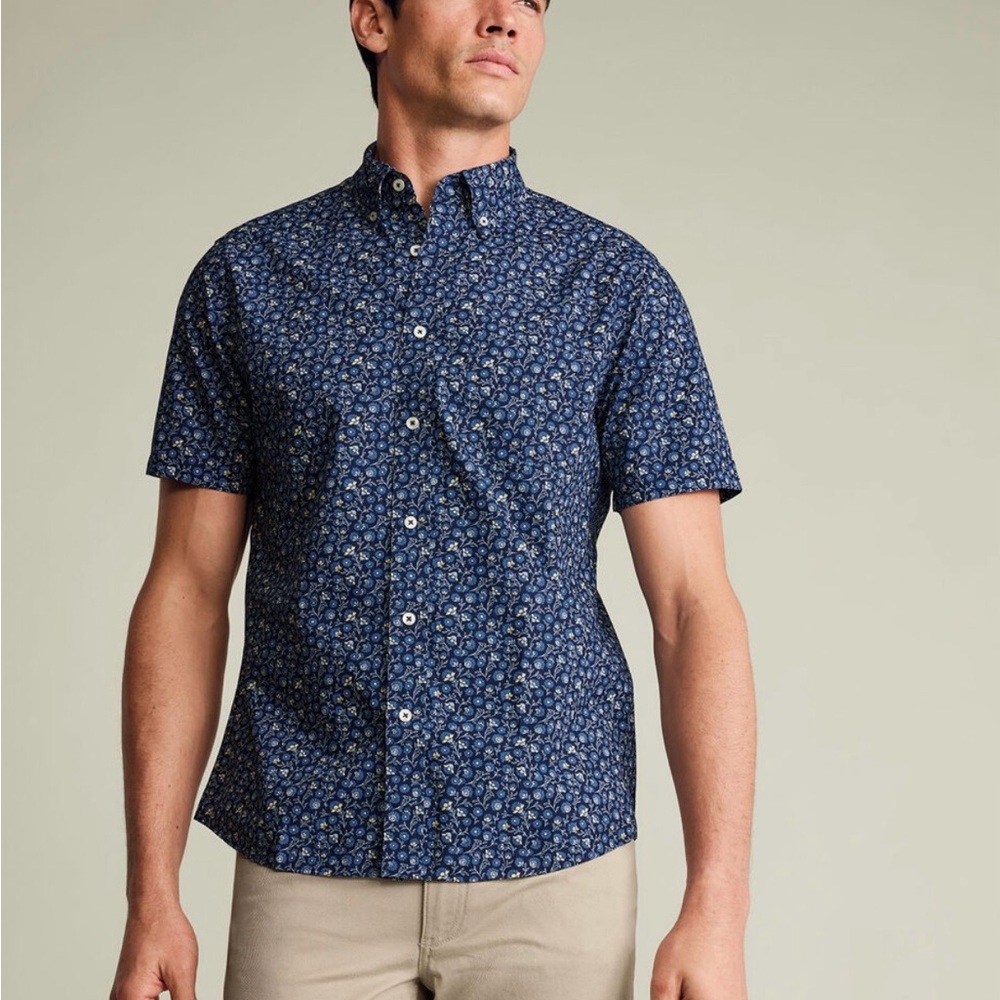 Charles Tyrwhitt Navy Floral Short-Sleeve Button-Down Shirt